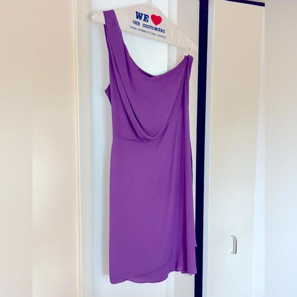Elegant Purple Sleeveless Dress - Flowy & Stylish - Picture 2 of 5